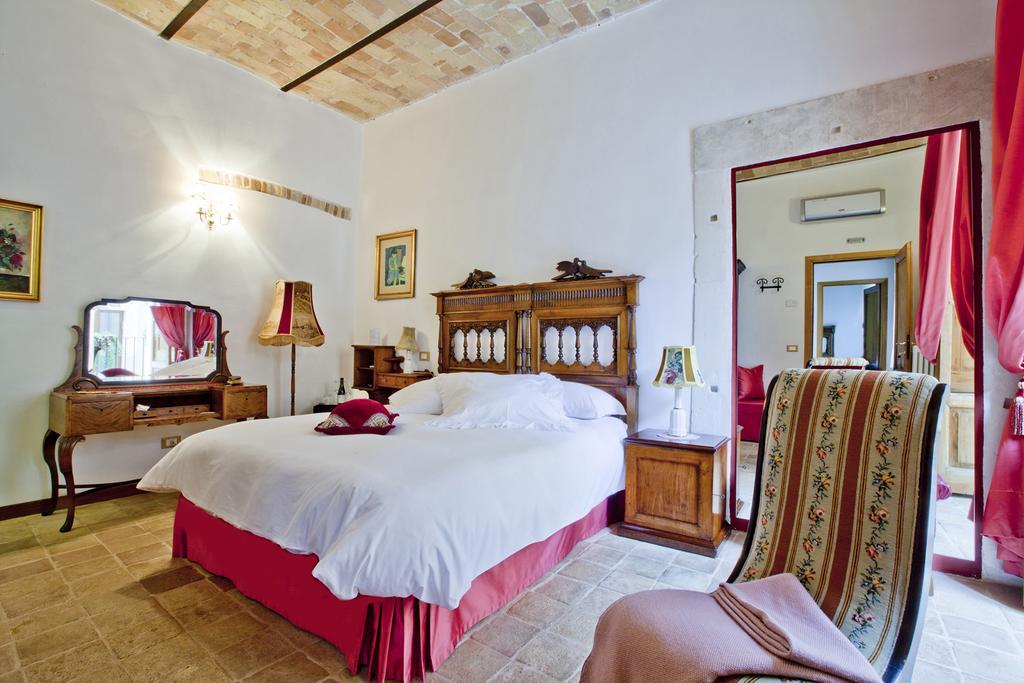 B&B Il Marchese Del Grillo Sulmona Bilik gambar