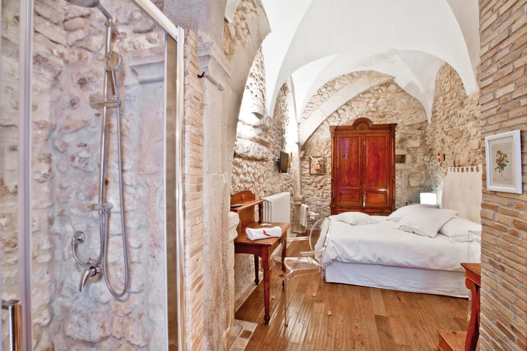 B&B Il Marchese Del Grillo Sulmona Bilik gambar