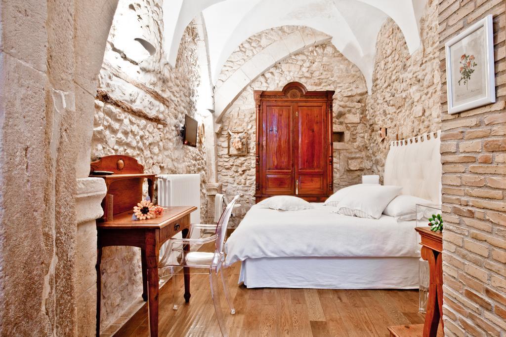 B&B Il Marchese Del Grillo Sulmona Bilik gambar