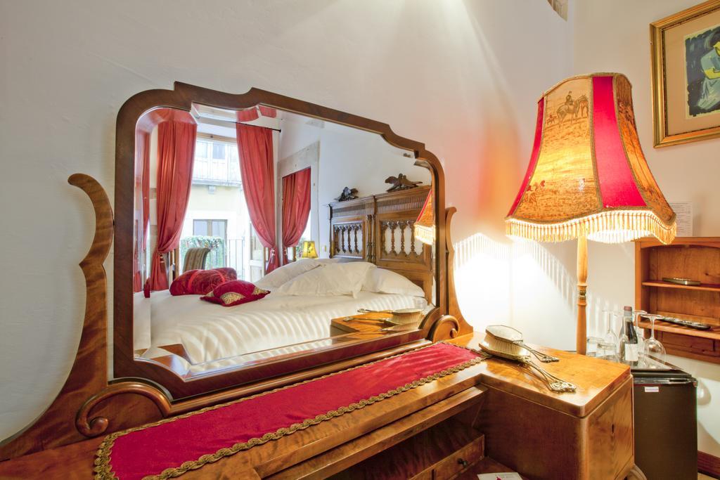 B&B Il Marchese Del Grillo Sulmona Bilik gambar